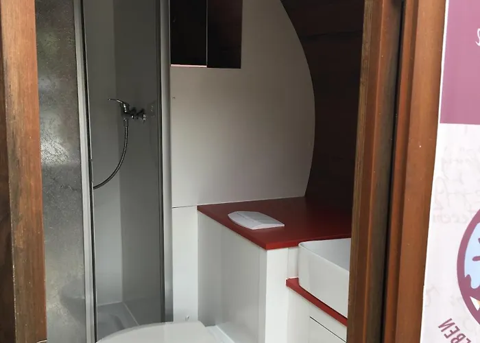 Lüks kamp alanı Schlafen Im Fass Steinach (Thuringia)